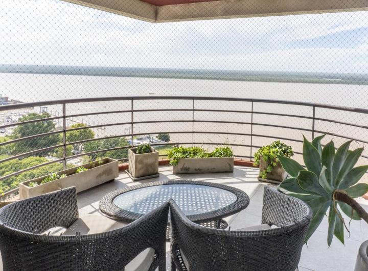 Departamento · 301m² · 10 Ambientes · 1 Cochera