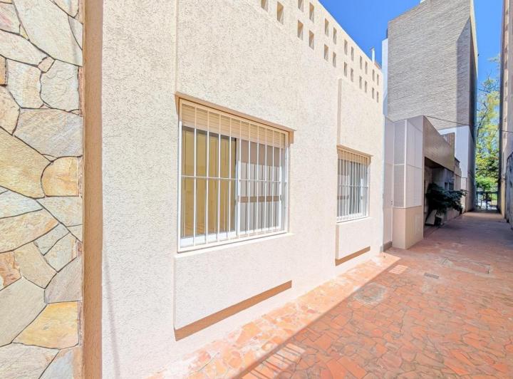 Casa · 70m² · 5 Ambientes · 1 Cochera