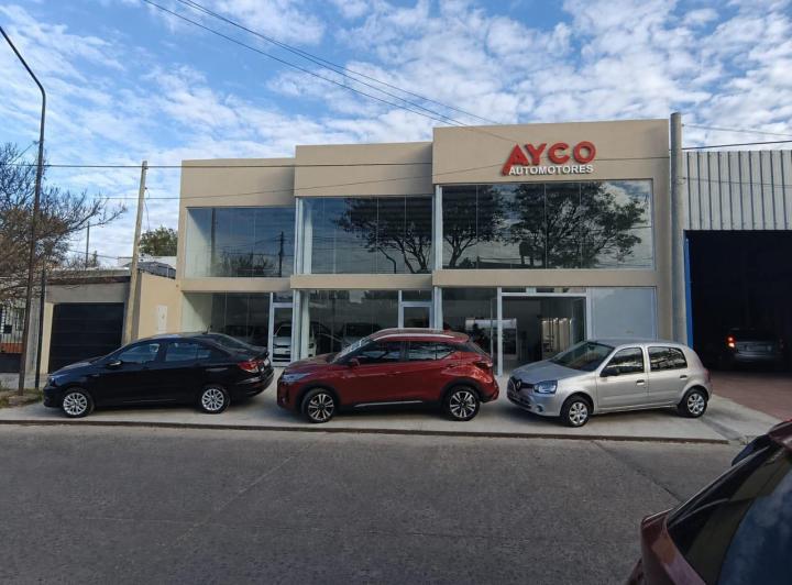 Local comercial · 158m² · 3 Ambientes · 4 Cocheras