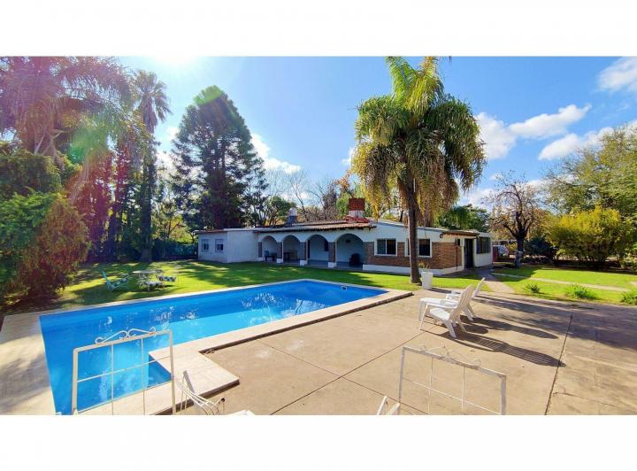 Casa · 334m² · 12 Ambientes · 5 Cocheras