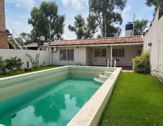 Casa · 94m² · 5 Ambientes · 1 Cochera