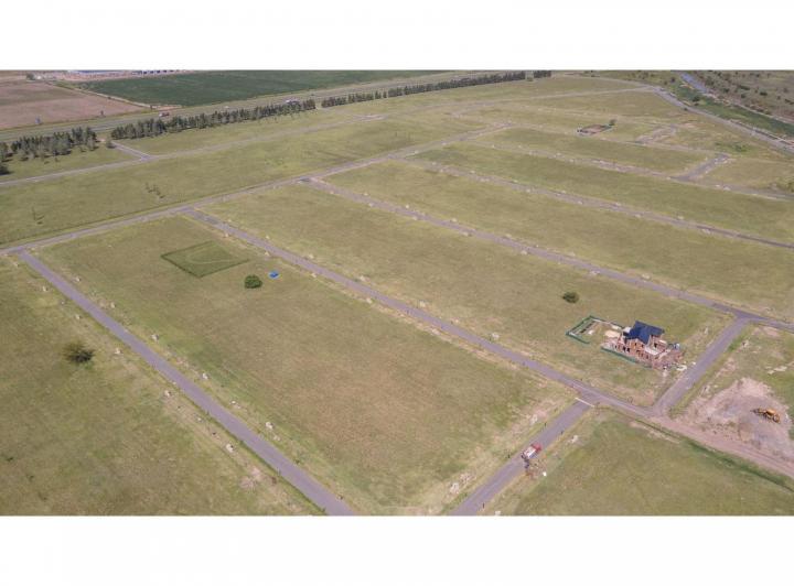 Terreno · 830m²