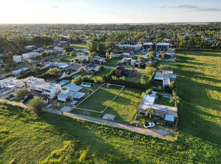 Terreno · 710m²
