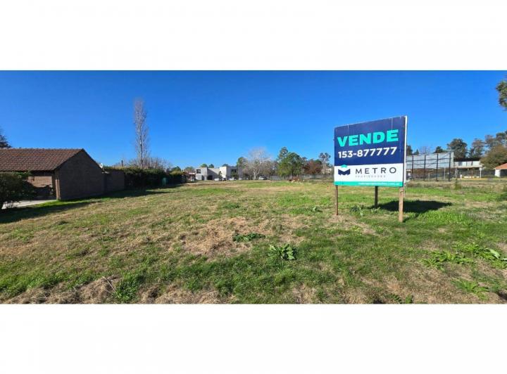 Terreno · 1200m²