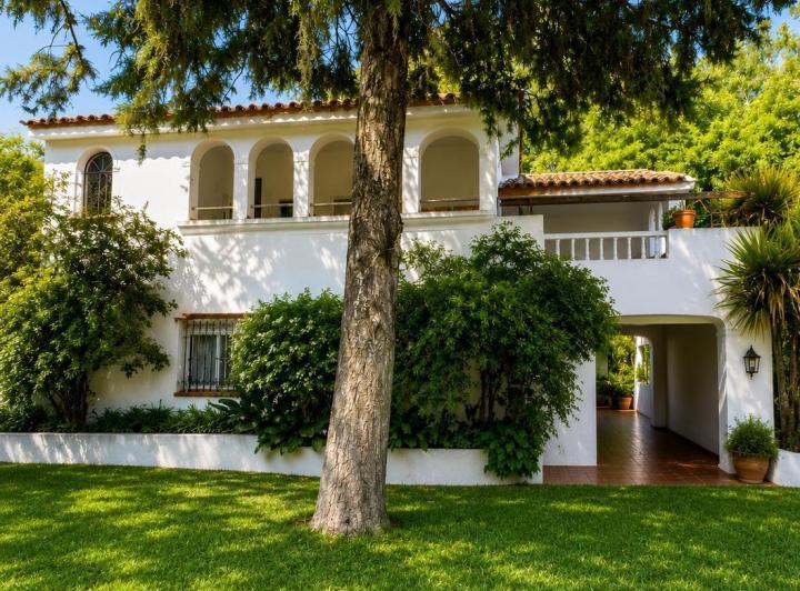Casa · 2421m² · 6 Ambientes