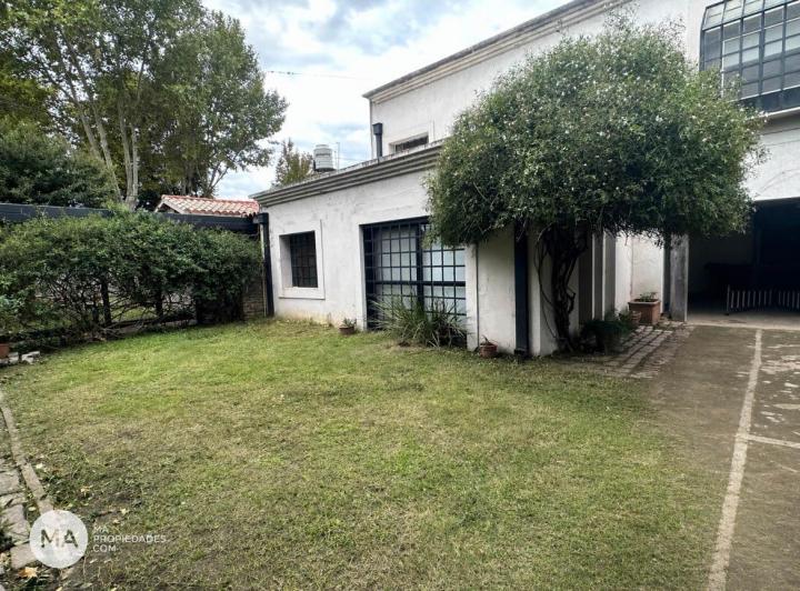 Casa · 126m² · 5 Ambientes · 1 Cochera