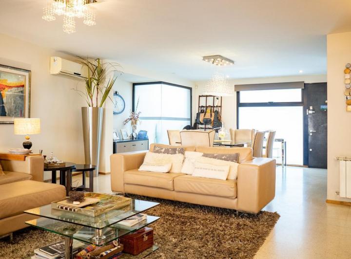 PH · 200m² · 7 Ambientes · 2 Cocheras