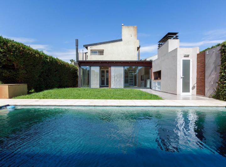 Casa · 144m² · 5 Ambientes · 3 Cocheras