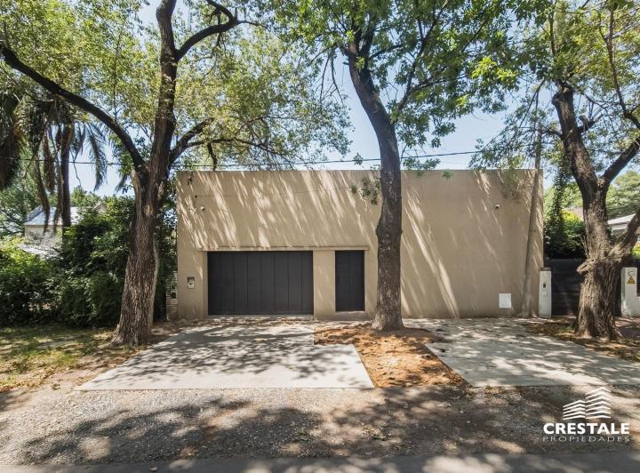 Casa · 306m² · 7 Ambientes · 2 Cocheras