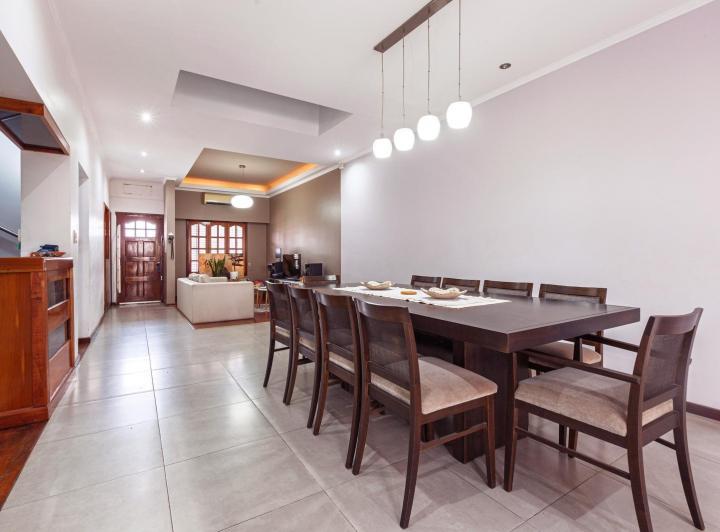 Casa · 270m² · 6 Ambientes · 1 Cochera