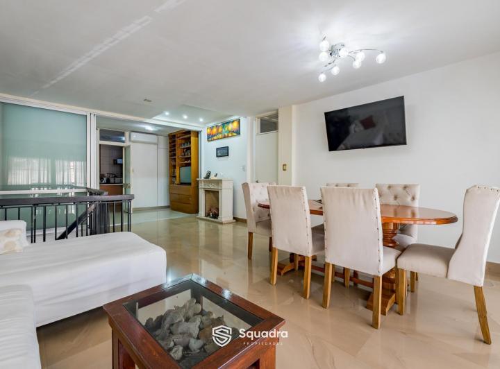 Casa · 235m² · 5 Ambientes · 1 Cochera