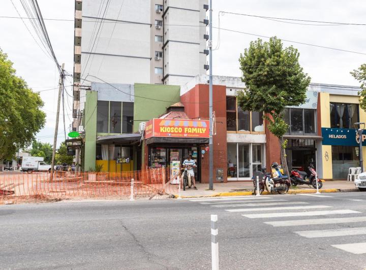 Local comercial · 635m²