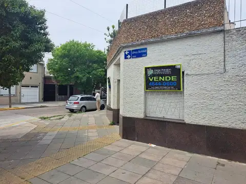 Local en Alquiler en Barrio Naón, Mataderos