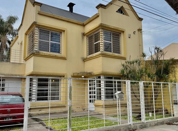 Casa · 275m² · 4 Ambientes