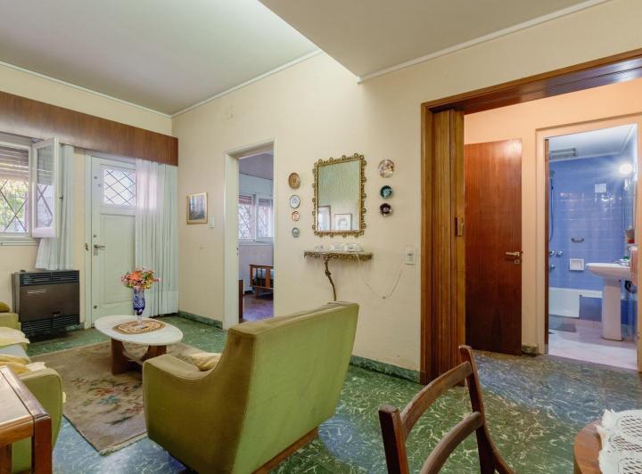 Casa · 205m² · 8 Ambientes · 1 Cochera