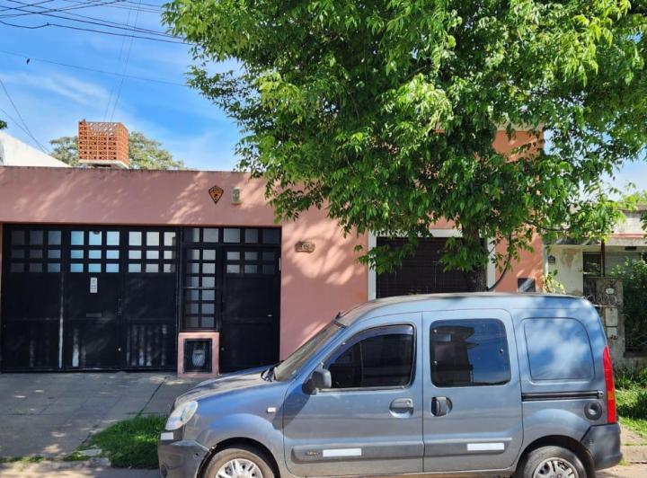 Casa · 173m² · 6 Ambientes · 2 Cocheras