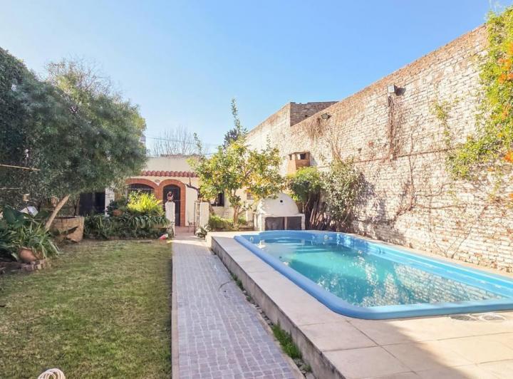 Casa · 202m² · 4 Dormitorios · 1 Cochera