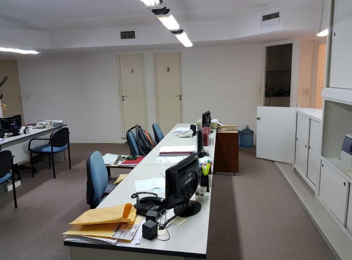 Oficina comercial · 200m² · 1 Cochera
