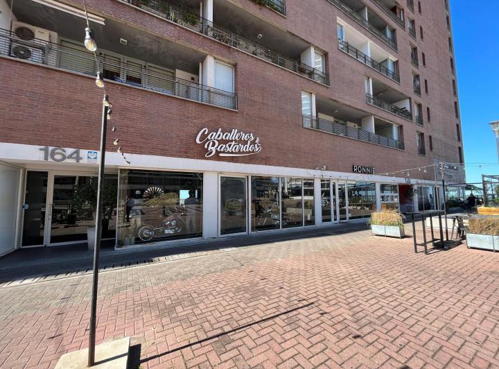 Local comercial · 154m²