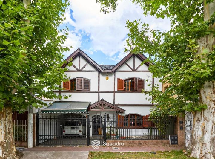 Casa · 195m² · 9 Ambientes · 1 Cochera