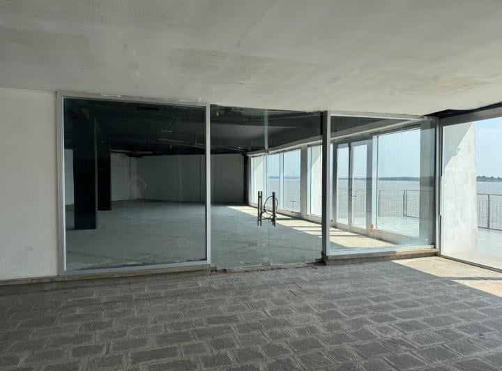 Local comercial · 250m²