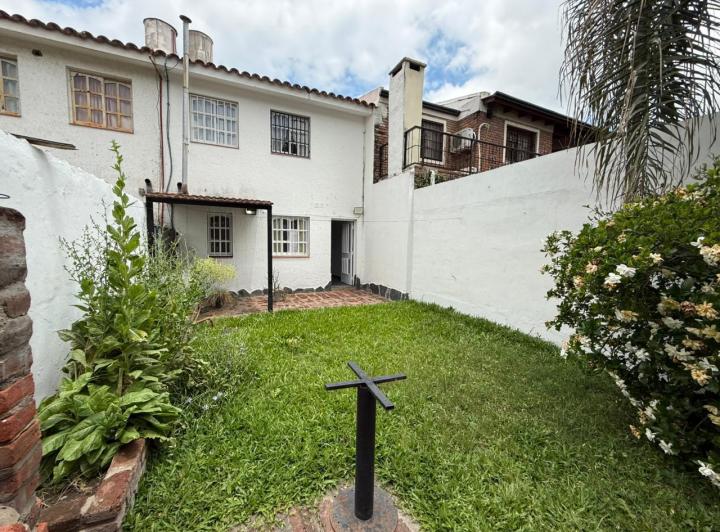 Casa · 68m² · 4 Ambientes · 1 Cochera