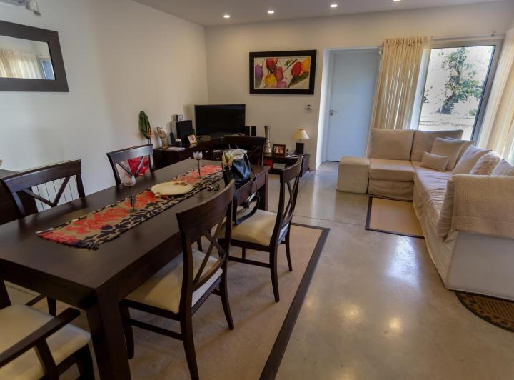 Casa · 103m² · 3 Dormitorios · 2 Cocheras