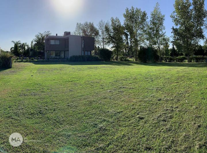 Terreno · 900m²