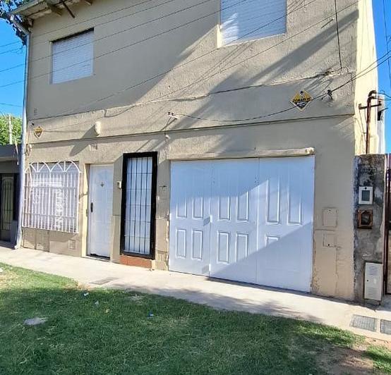 Casa · 76m² · 5 Ambientes · 1 Cochera