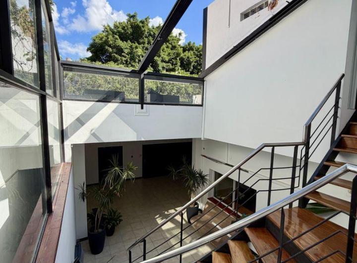 Casa · 200m² · 6 Ambientes · 2 Cocheras