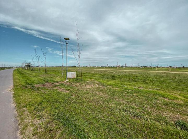 Terreno · 1075m²