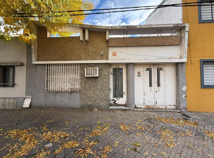 Casa · 143m² · 6 Ambientes · 1 Cochera