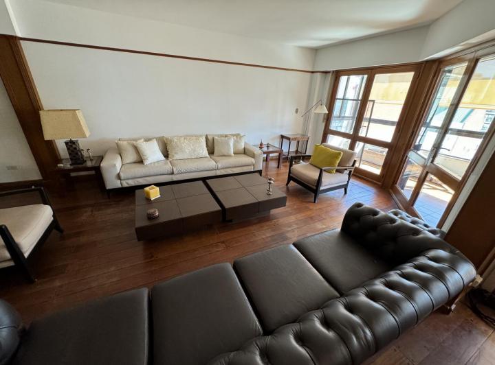Departamento · 216m² · 8 Ambientes · 2 Cocheras
