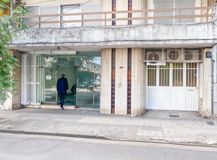 Local comercial · 165m² · 6 Ambientes · 2 Cocheras