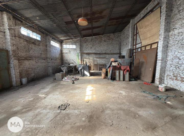 Bodega-Galpón · 219m² · 5 Ambientes