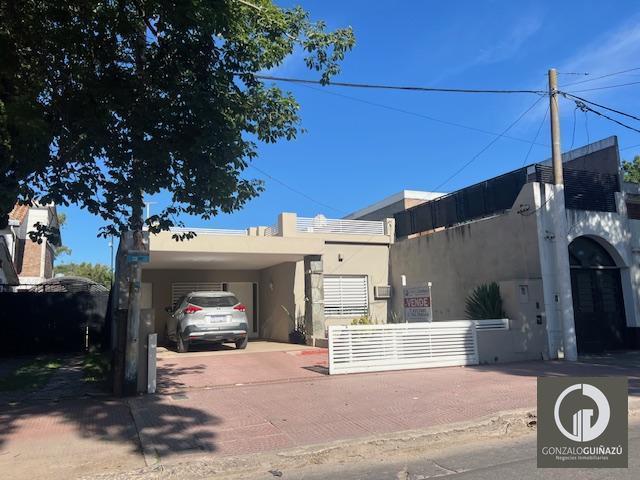 Casa · 83m² · 5 Ambientes · 2 Cocheras