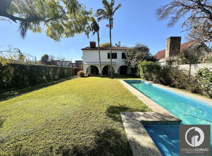 Casa · 540m² · 9 Ambientes · 2 Cocheras
