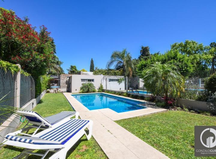 Casa · 172m² · 5 Ambientes · 2 Cocheras