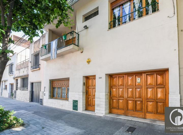 Casa · 300m² · 8 Ambientes · 1 Cochera
