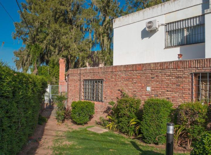 Casa · 193m² · 4 Ambientes · 2 Cocheras