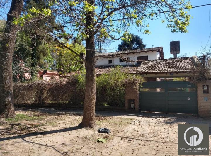 Casa · 264m² · 7 Ambientes · 2 Cocheras