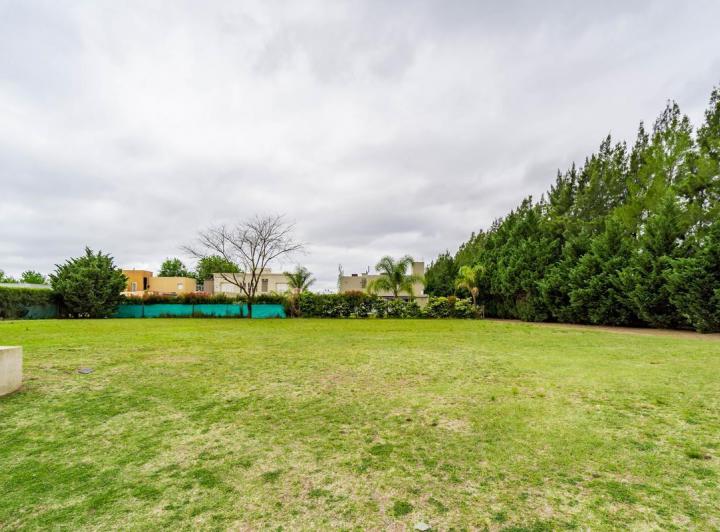 Terreno · 800m²