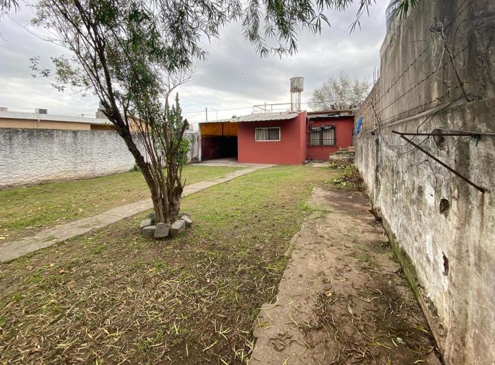 Casa · 70m² · 4 Ambientes · 3 Cocheras