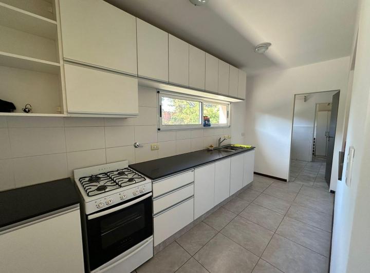 Casa · 130m² · 6 Ambientes · 2 Cocheras