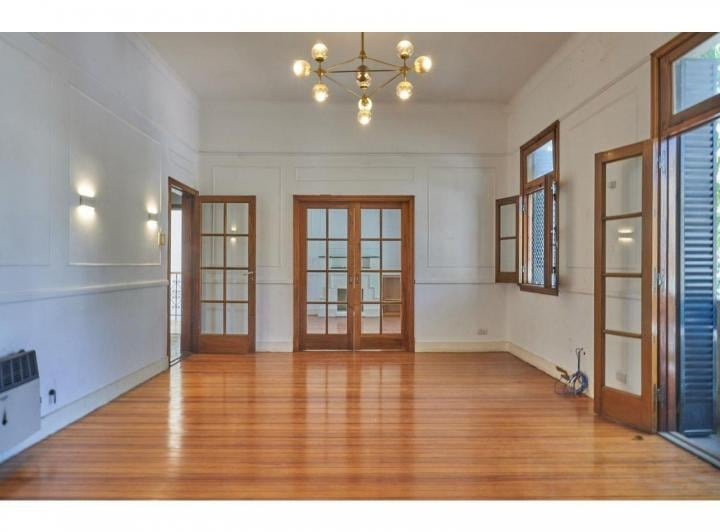 Casa · 180m² · 6 Ambientes