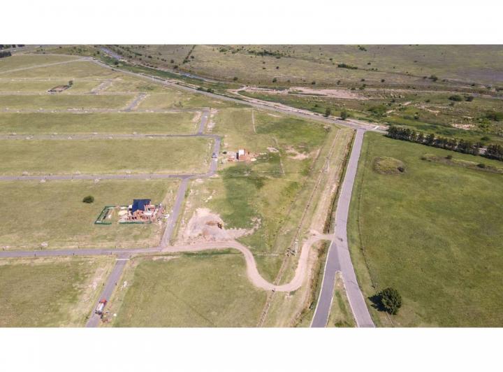 Terreno · 830m²