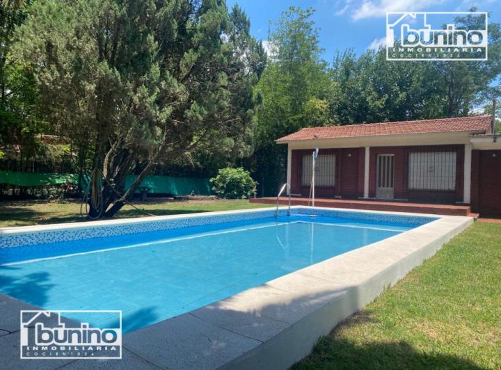 Casa · 204m² · 3 Ambientes · 1 Cochera