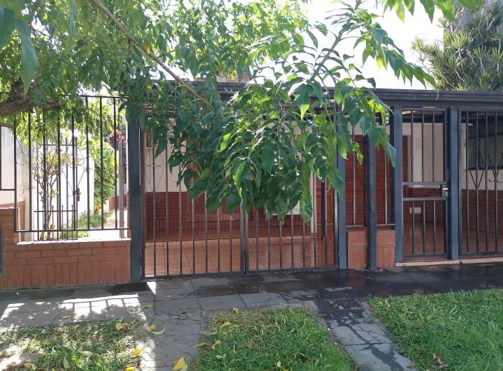Casa · 130m² · 2 Dormitorios · 2 Cocheras