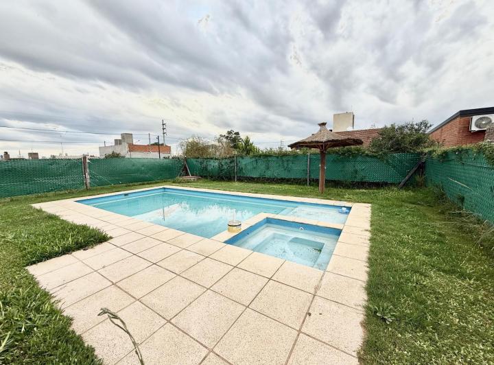 Casa · 130m² · 3 Ambientes · 2 Cocheras