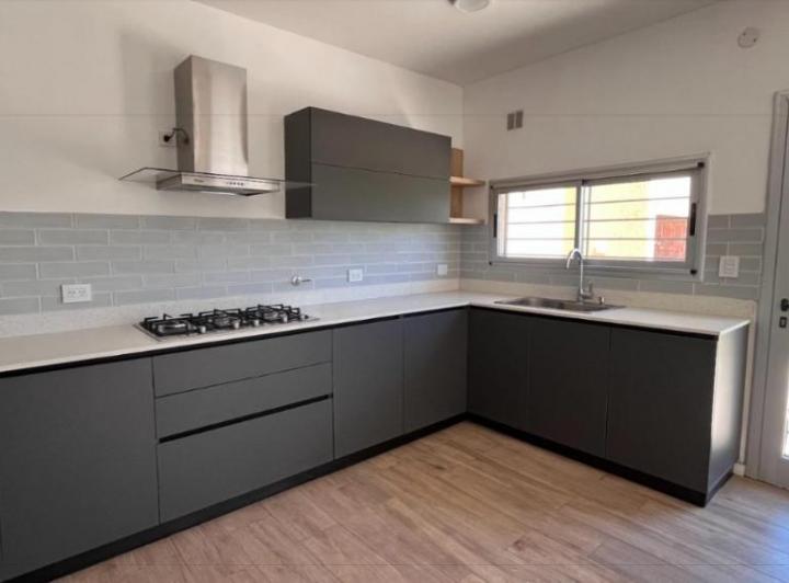Casa · 64m² · 2 Ambientes · 2 Cocheras